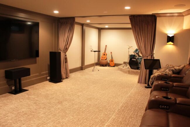 basement-renovation-studio-kc-pilasters