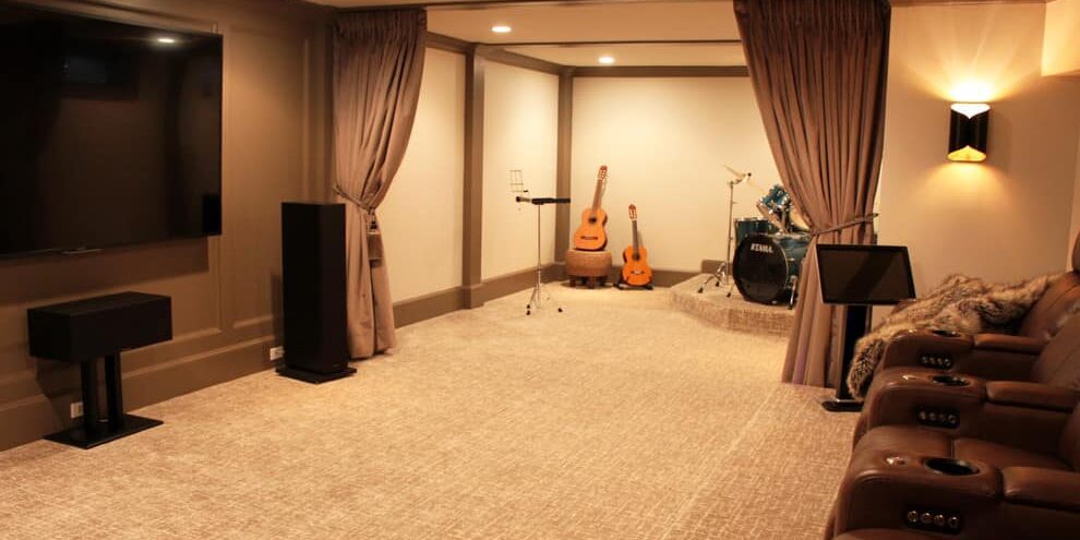 basement-renovation-studio-kc-pilasters